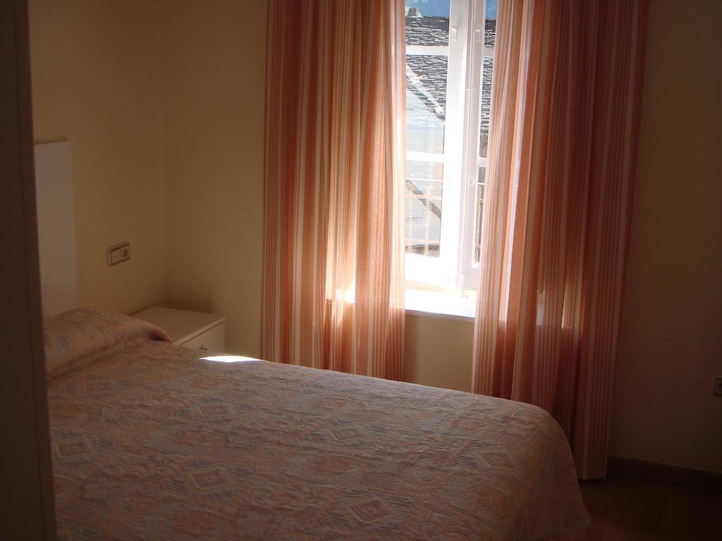 Apartamentos Valles Broto Værelse billede